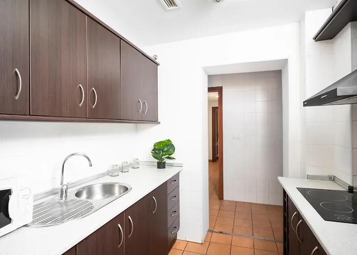 Elvira 60 Homes 公寓 *